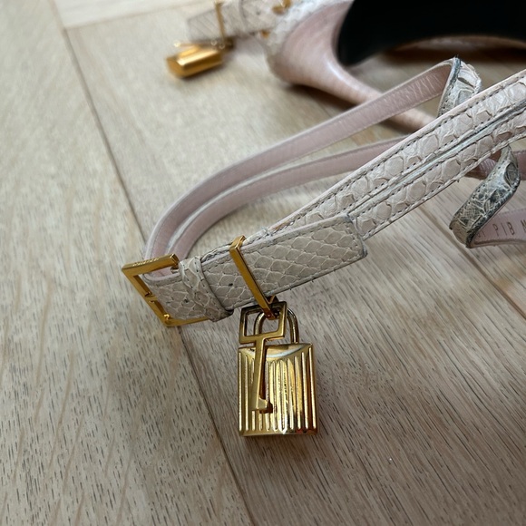 TOM FORD Embellished Python Pumps - Picture 7 of 11